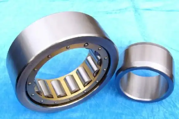 How Do Large Cylindrical Roller Bearings Handle High Radial Loads?